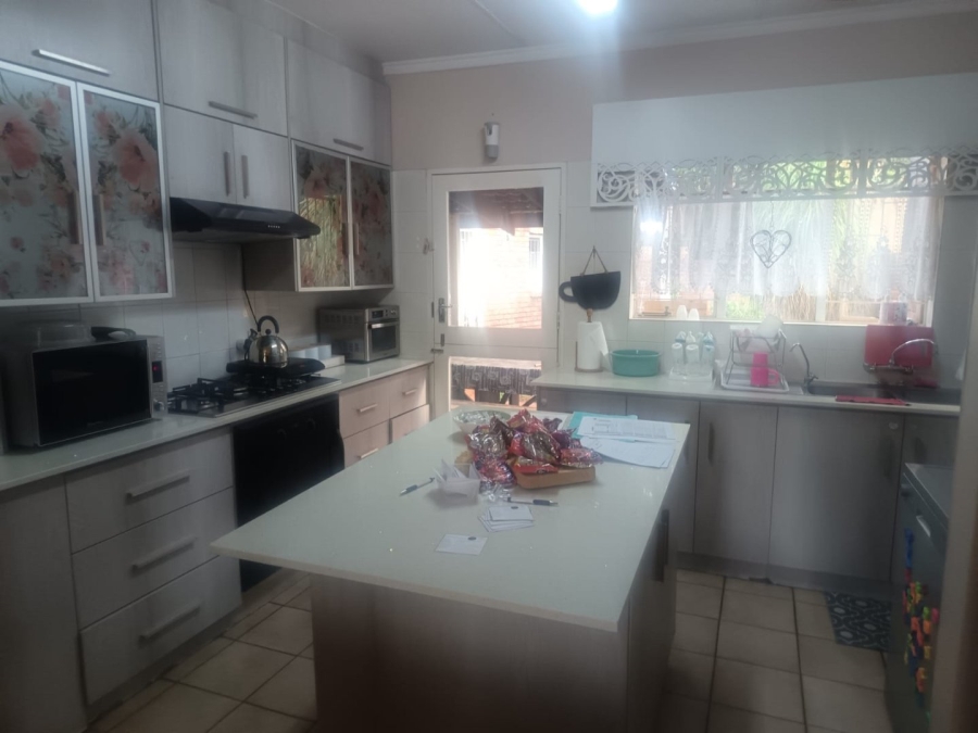 3 Bedroom Property for Sale in Rhodesdene Northern Cape